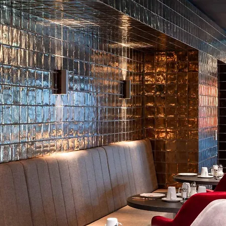 Plaza Wiener Neustadt, Bw Signature Collection