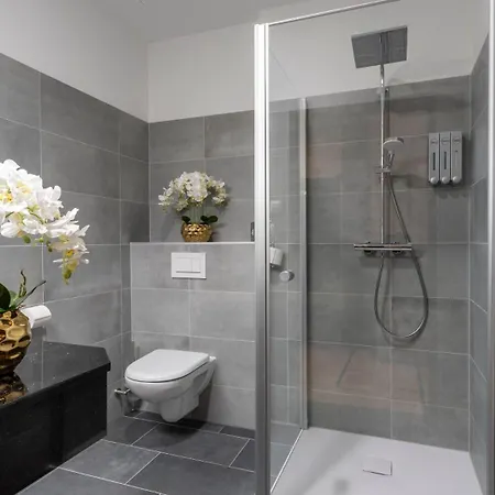 Hotel Plaza Wiener Neustadt, Bw Signature Collection 3*