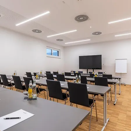 فندق Plaza Wiener Neustadt, Bw Signature Collection