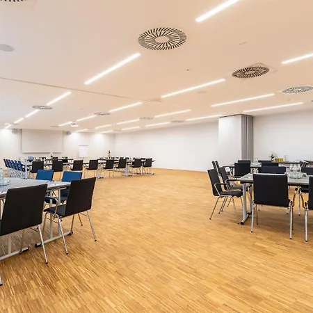 Plaza Wiener Neustadt, Bw Signature Collection 酒店