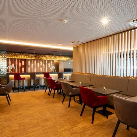 Hotel Plaza Wiener Neustadt, Bw Signature Collection 3*