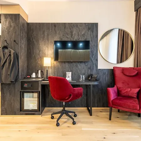 Plaza Wiener Neustadt, Bw Signature Collection Szálloda Bécsújhely