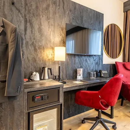 Hotel Plaza Wiener Neustadt, Bw Signature Collection 3*