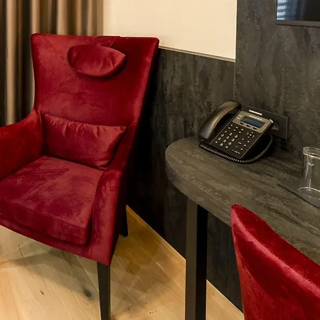 Plaza Wiener Neustadt, Bw Signature Collection 3* Bécsújhely