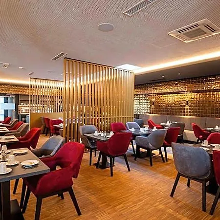 Hotel Plaza Wiener Neustadt, Bw Signature Collection