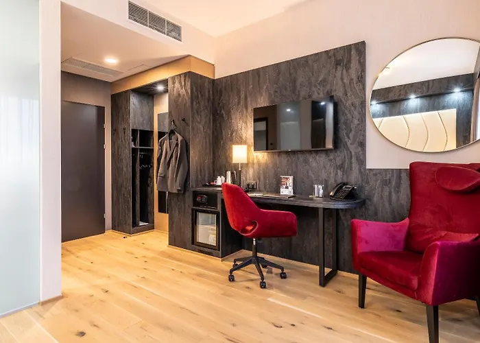 Plaza Wiener Neustadt, Bw Signature Collection